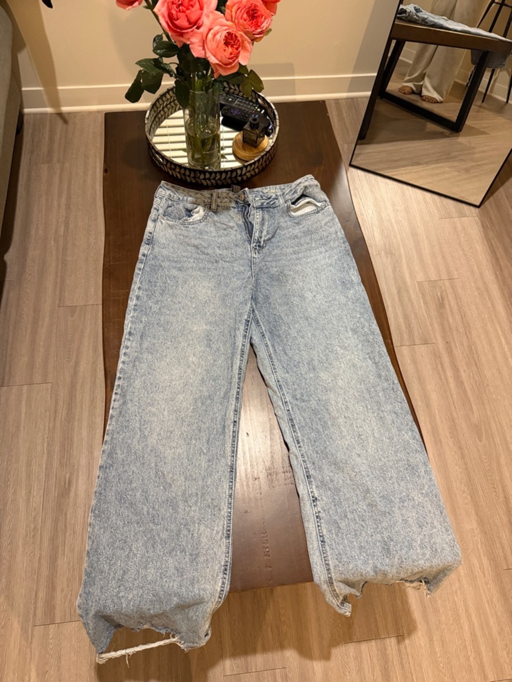 Light Wash Wide-Leg Women’s Jeans - Casual High-Rise Comfort